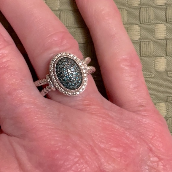 AFFINITY BLUE DIAMOND RING - Picture 2 of 5